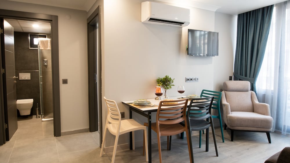 Opera Suites 22