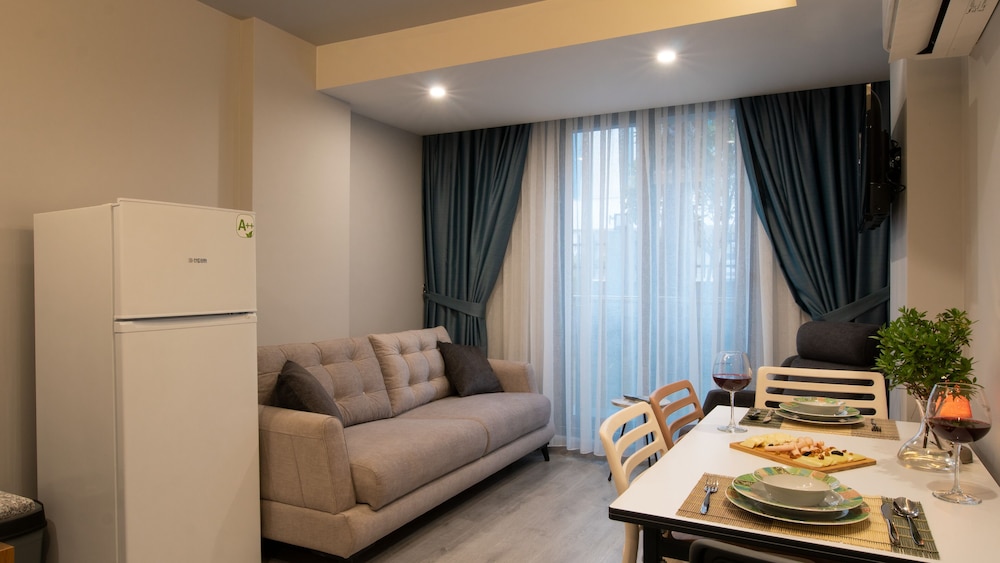 Opera Suites 16