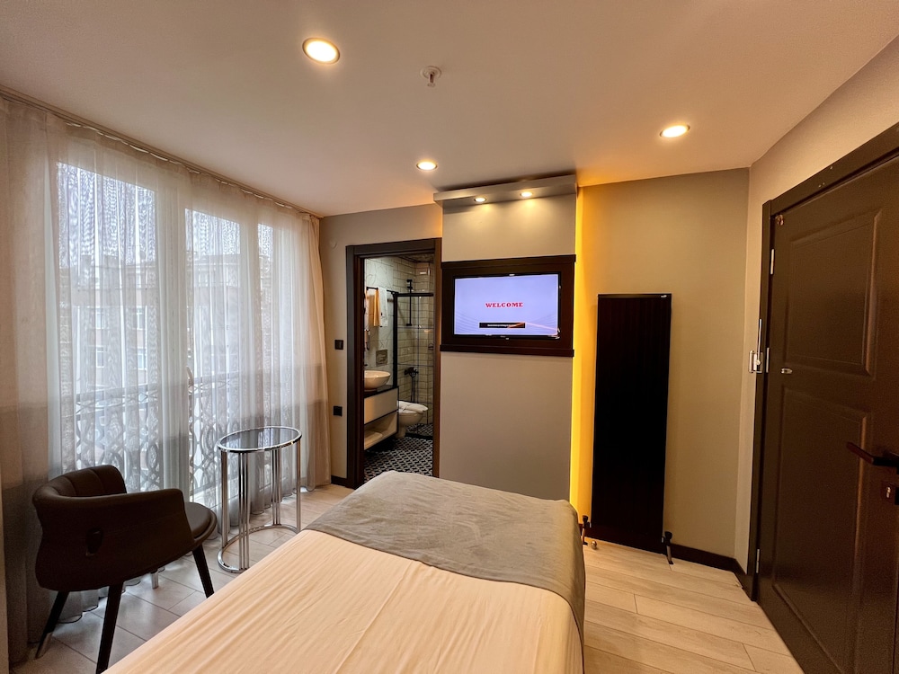 White Corner Hotel 21