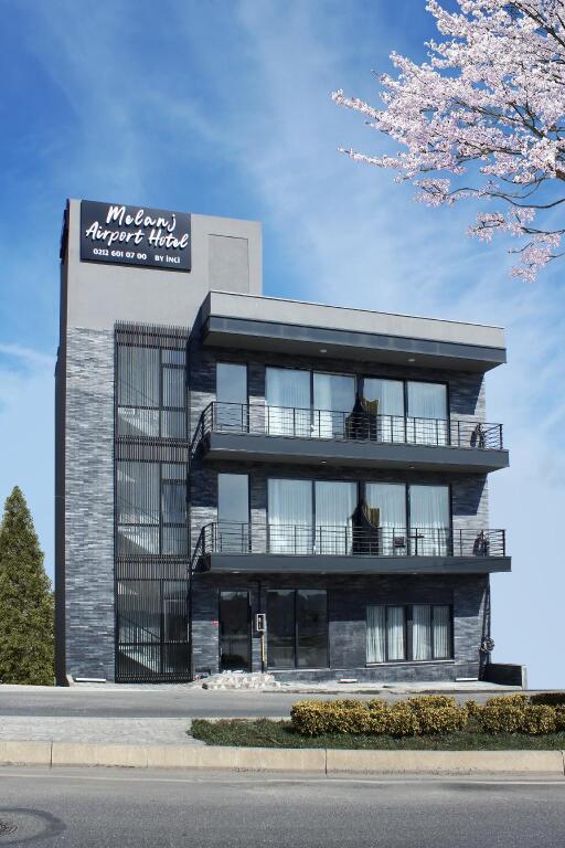 Melanj Airport Hotel 1