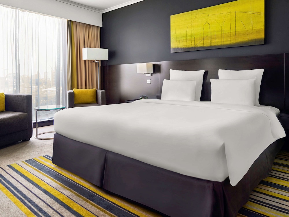 Pullman Dubai Creek City Centre 16