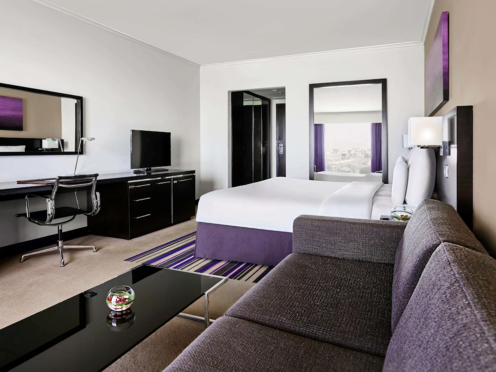 Pullman Dubai Creek City Centre 17