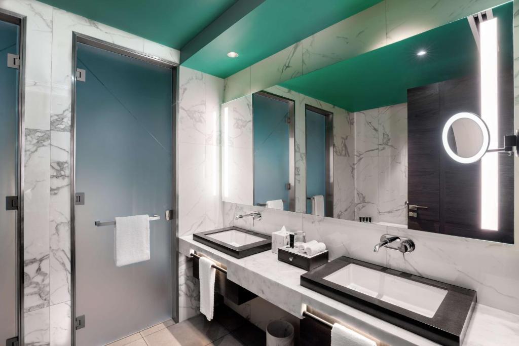 Hyatt Centric Jumeirah Dubai 11