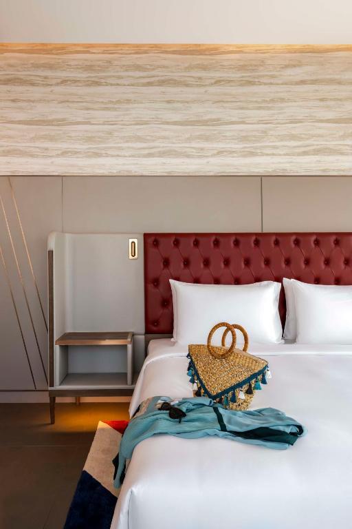 Hyatt Centric Jumeirah Dubai 12