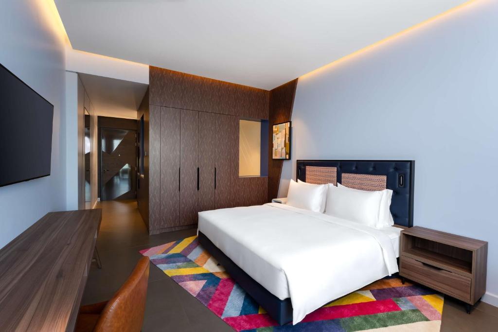 Hyatt Centric Jumeirah Dubai 14