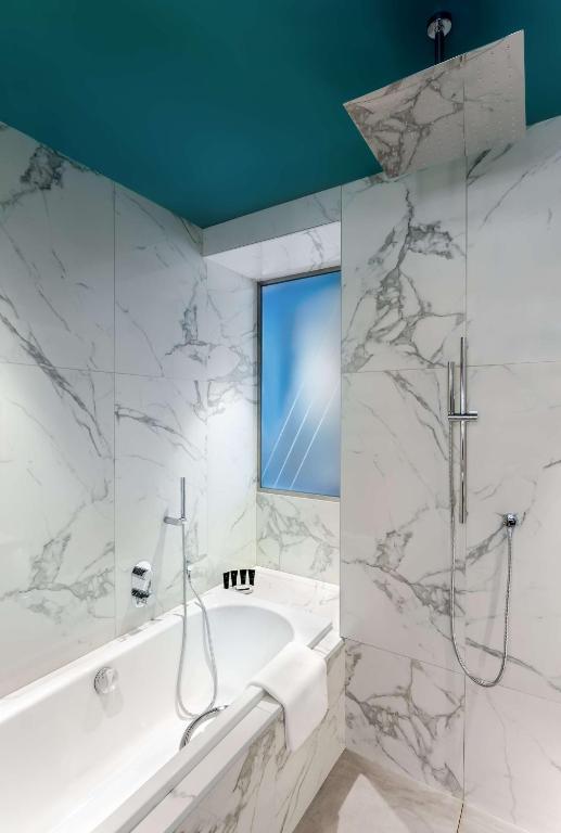 Hyatt Centric Jumeirah Dubai 17