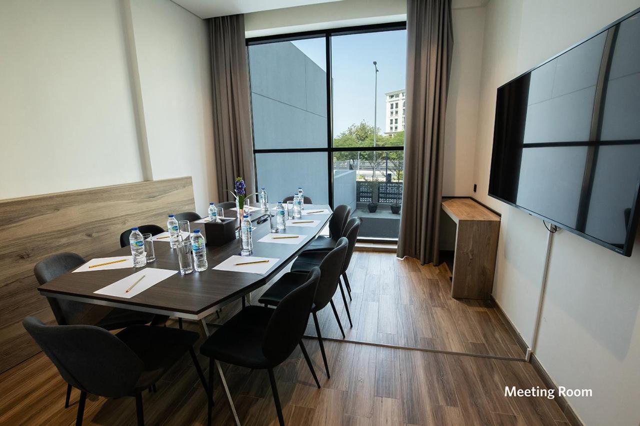 Grand Kingsgate Waterfront By Millennium Hotels 6