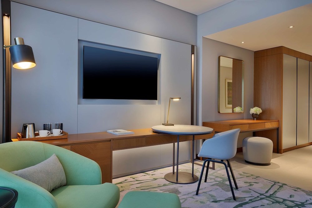 DoubleTree by Hilton Sharjah Waterfront Hotel & Residences 15