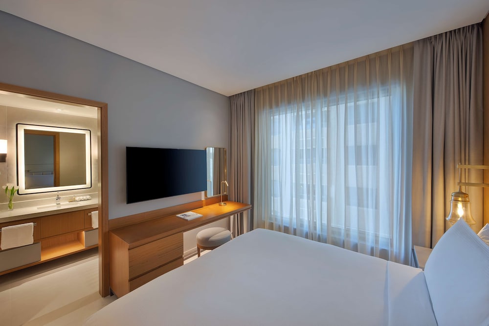 DoubleTree by Hilton Sharjah Waterfront Hotel & Residences 18