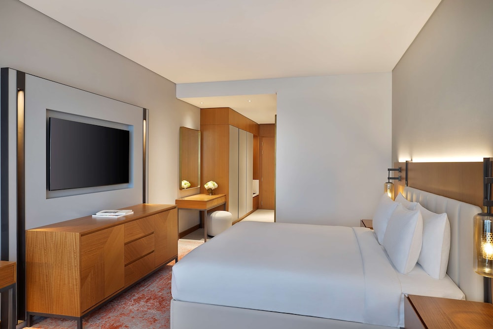 DoubleTree by Hilton Sharjah Waterfront Hotel & Residences 12