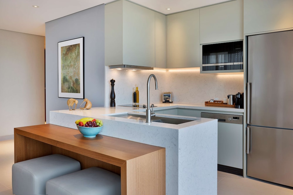 DoubleTree by Hilton Sharjah Waterfront Hotel & Residences 14