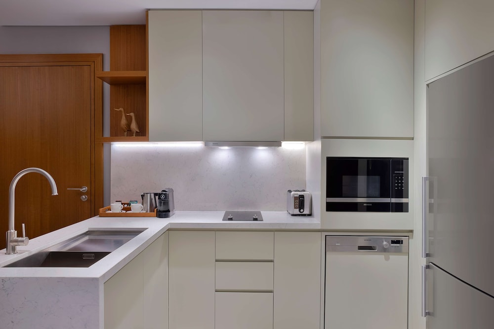 DoubleTree by Hilton Sharjah Waterfront Hotel & Residences 21