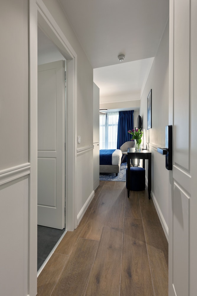 Classic Hotel by Athens Prime Hotels 9