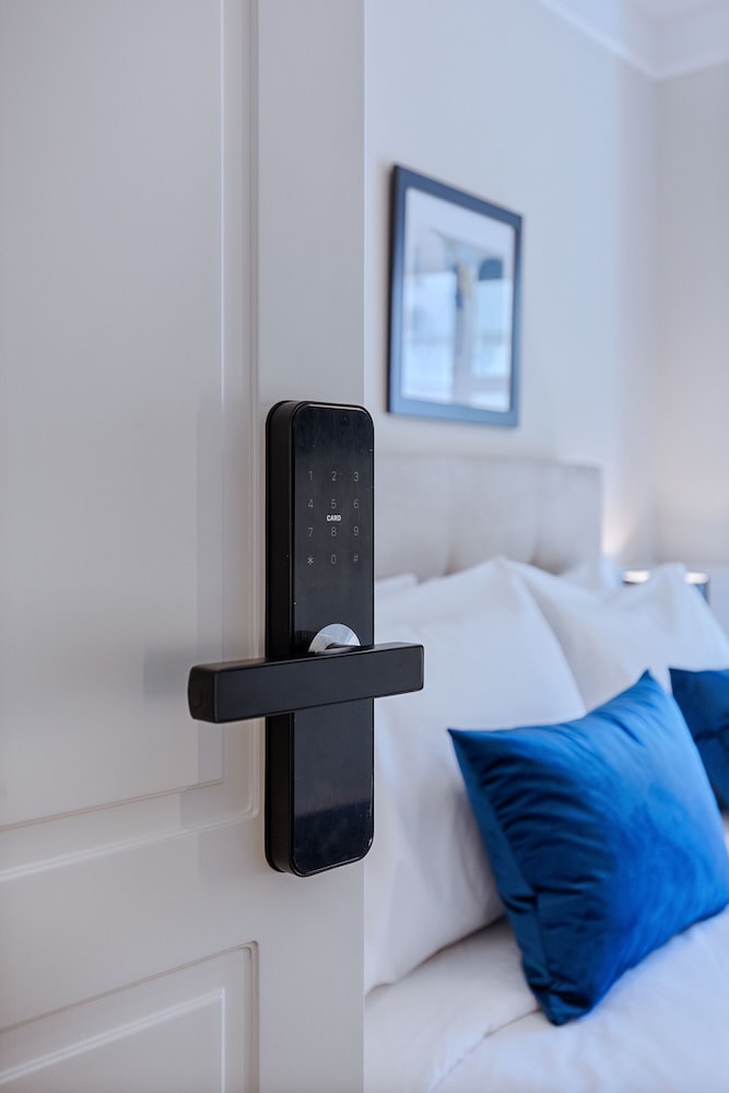 Classic Hotel by Athens Prime Hotels 13