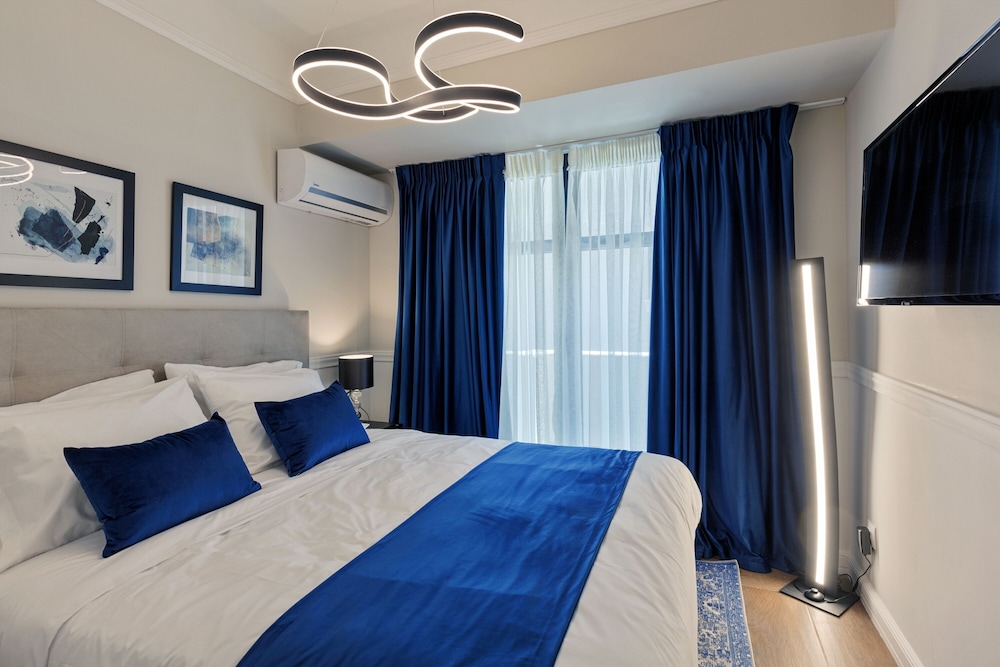 Classic Hotel by Athens Prime Hotels 8