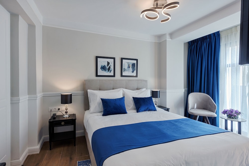 Classic Hotel by Athens Prime Hotels 11