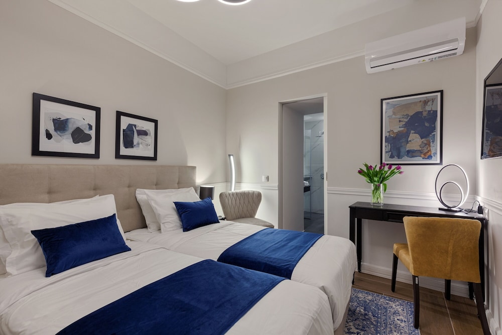 Classic Hotel by Athens Prime Hotels 14