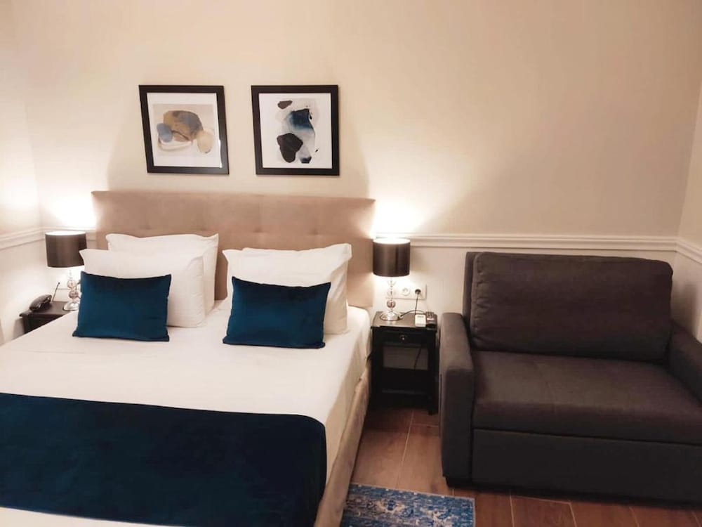 Classic Hotel by Athens Prime Hotels 18