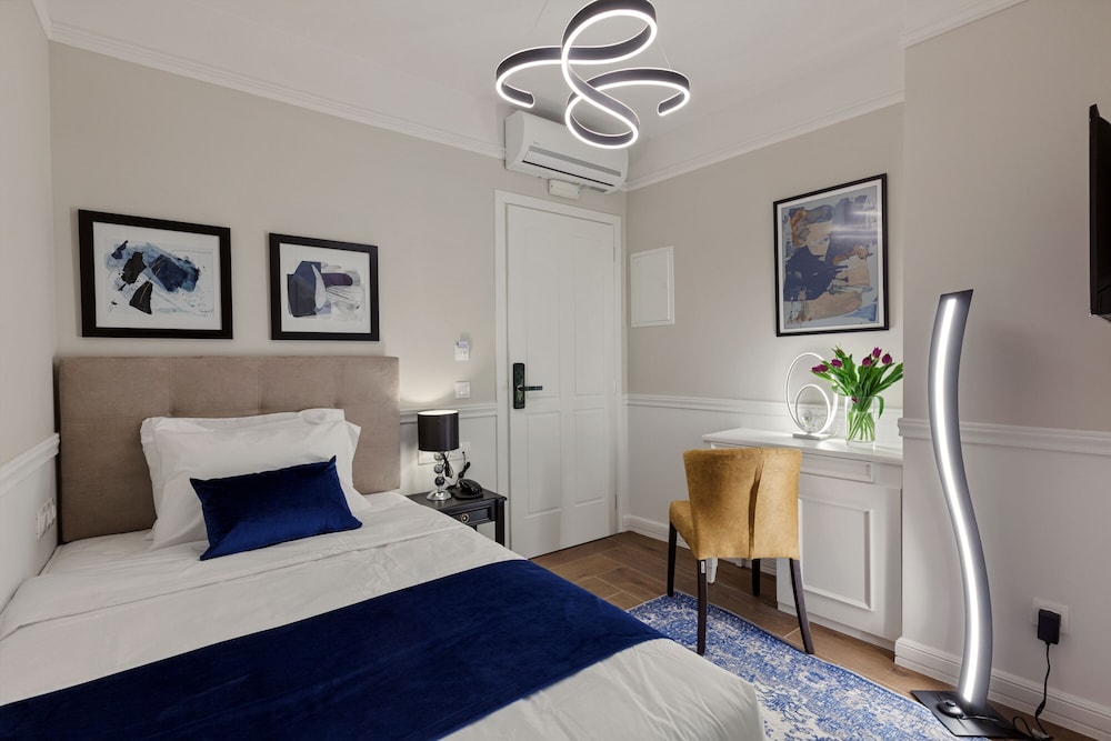 Classic Hotel by Athens Prime Hotels 17