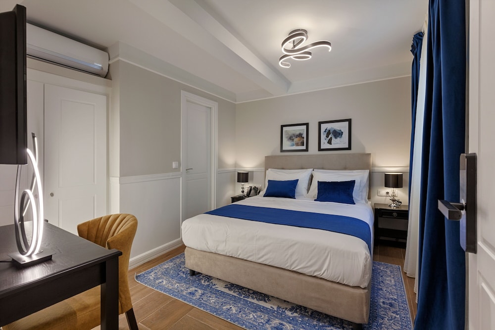 Classic Hotel by Athens Prime Hotels 6