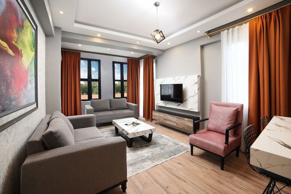 Walton Gardens Pera 9