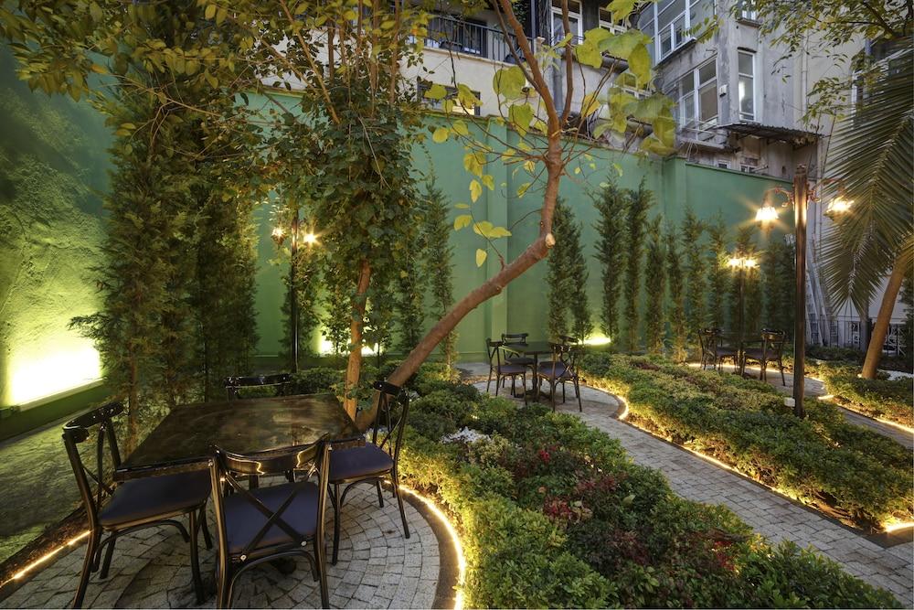 Walton Gardens Pera 4