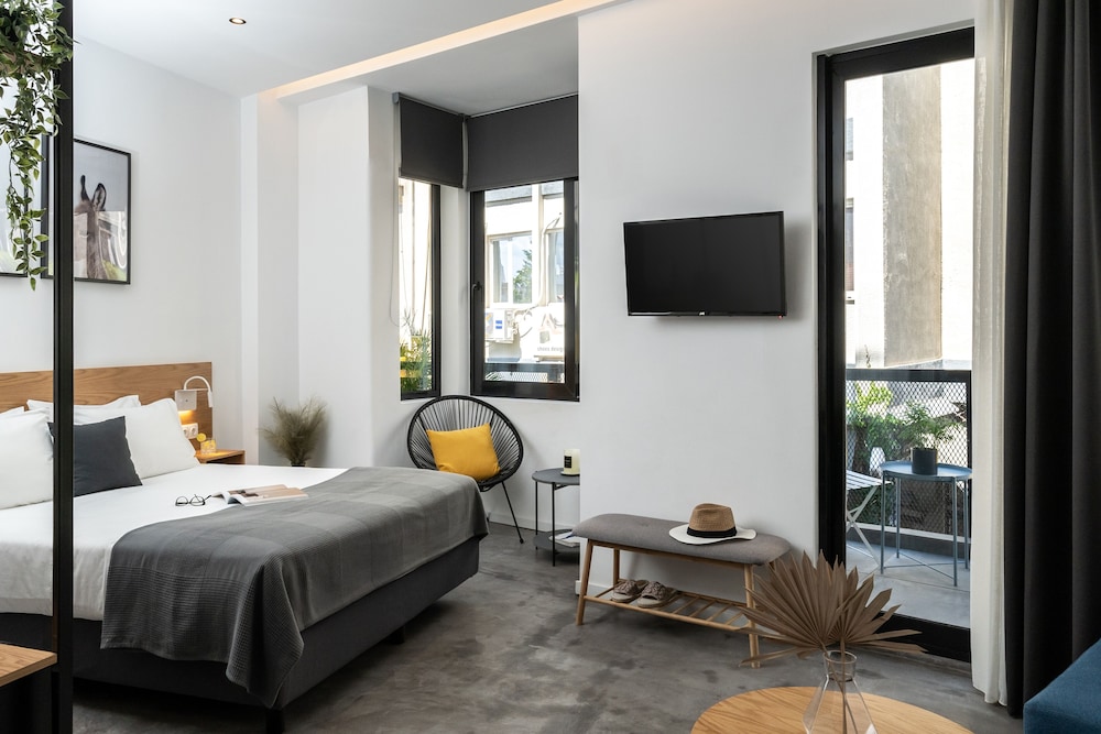 Melo Athens 21