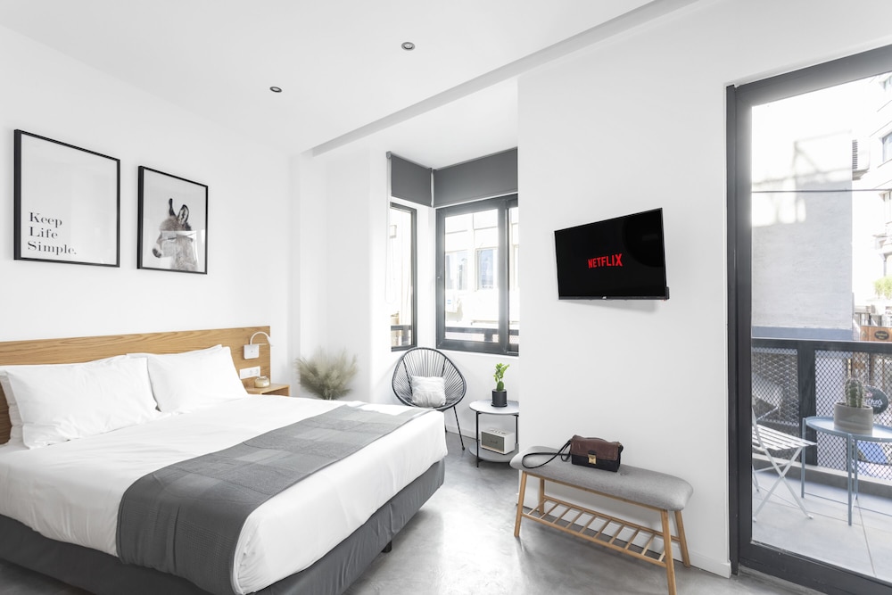 Melo Athens 7
