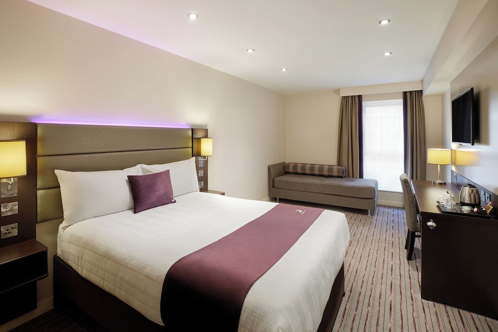Premier Inn Oxford City Centre (Westgate) Hotel 5