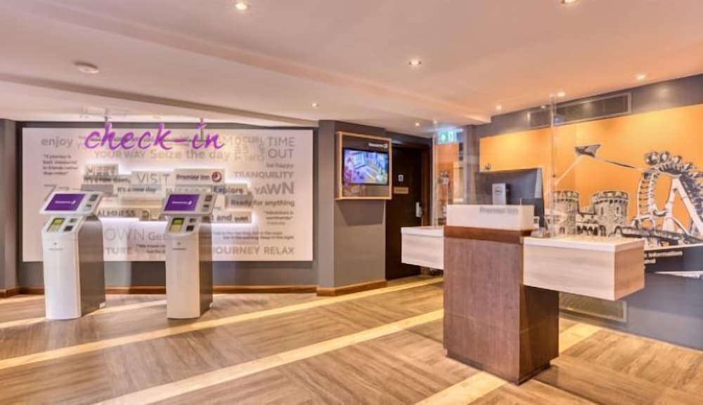 Premier Inn Oxford City Centre (Westgate) Hotel 2