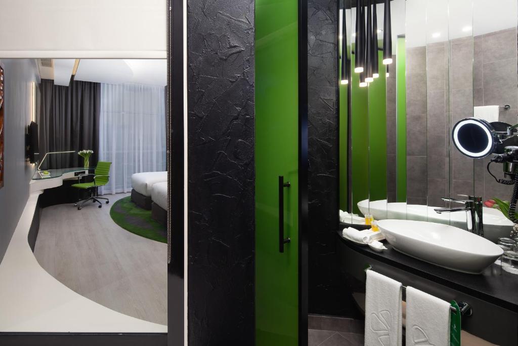 Al Khoory Sky Garden Hotel 8