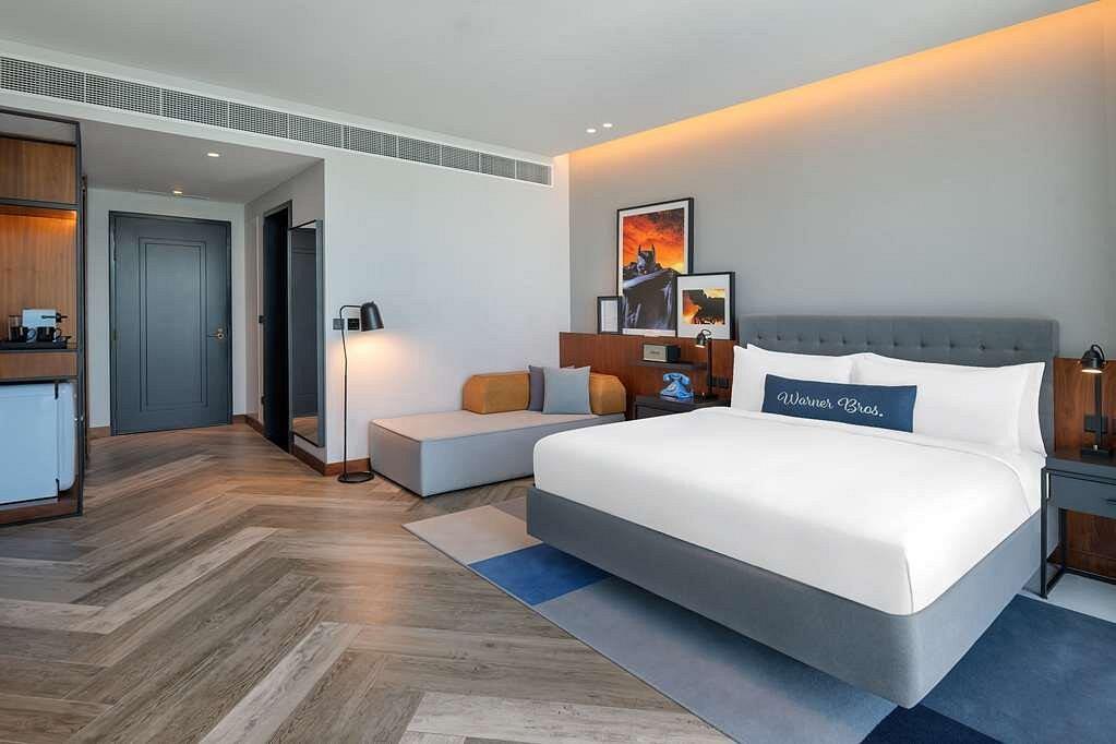 The WB Abu Dhabi, Curio Collection by Hilton 22