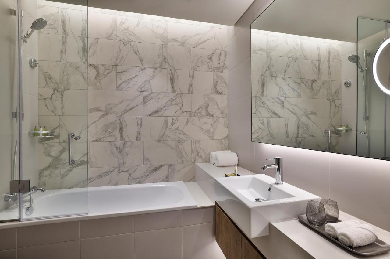 DoubleTree by Hilton Abu Dhabi Yas Island Residences 16