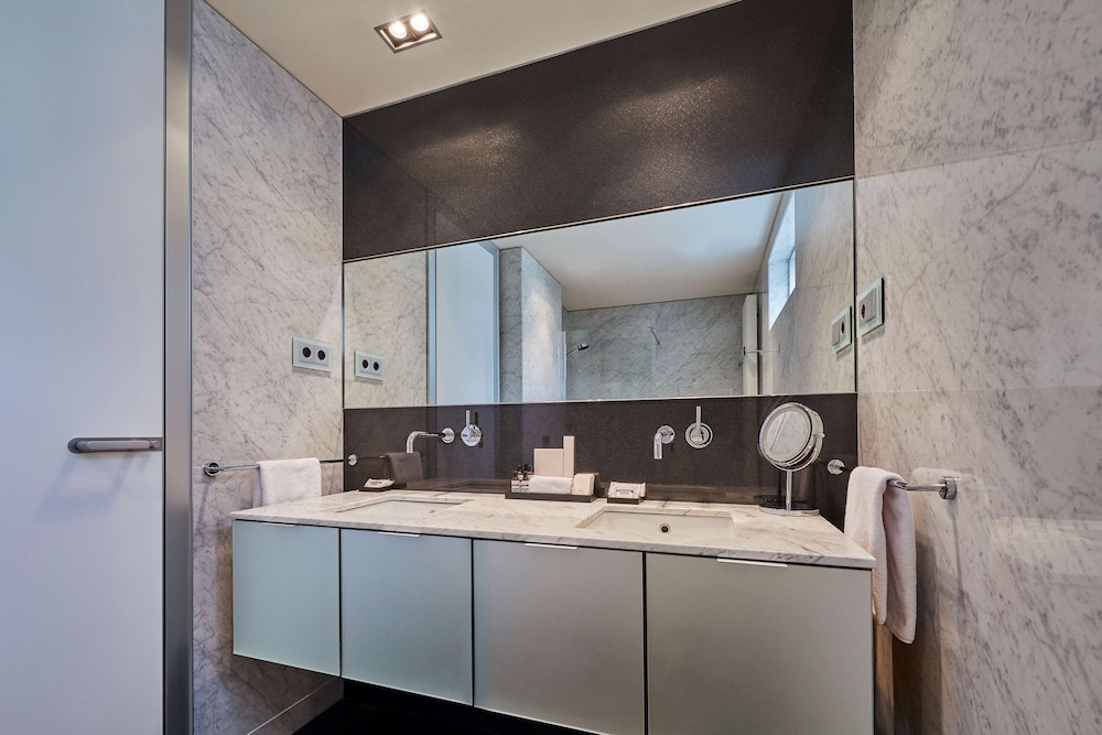 Hyatt Regency Madrid Residences 23