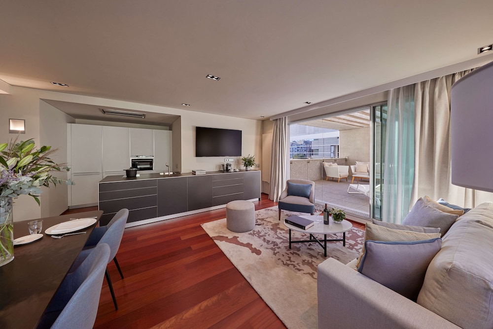 Hyatt Regency Madrid Residences 12