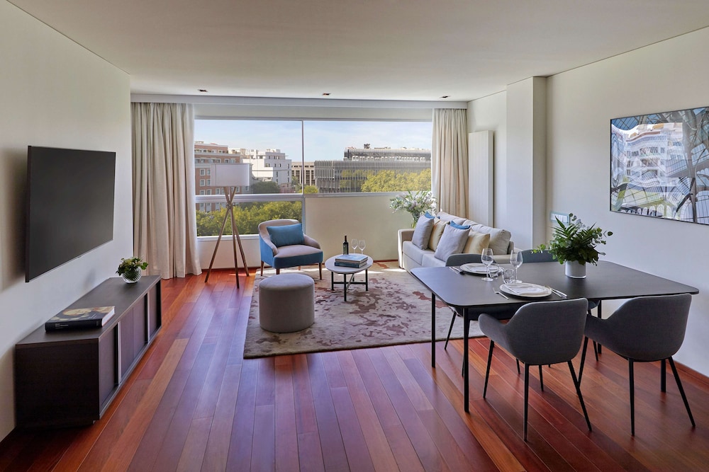Hyatt Regency Madrid Residences 8