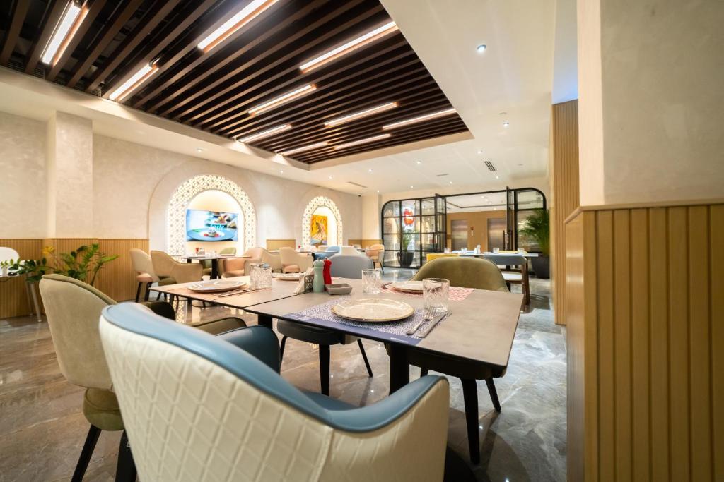 Millennium Place Mirdif Hotel 16