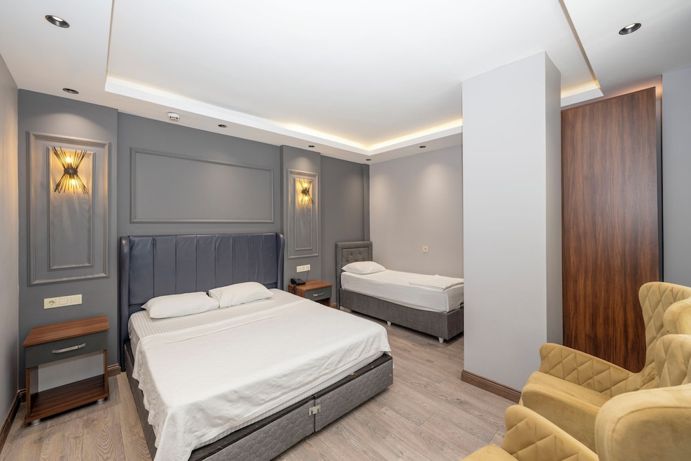 Comfort Suites Hotel 19
