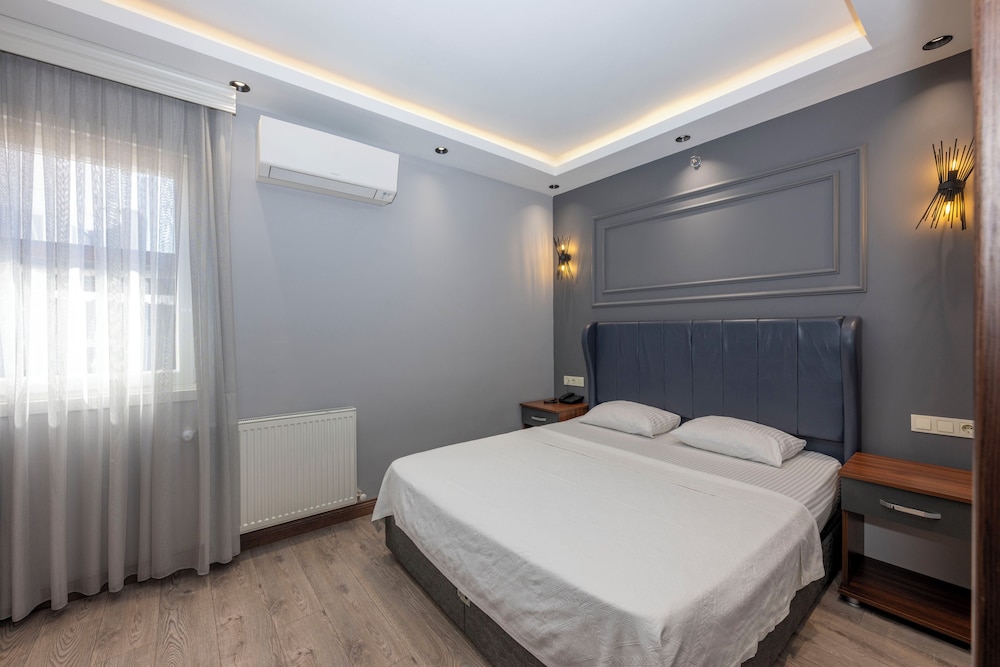 Comfort Suites Hotel 24