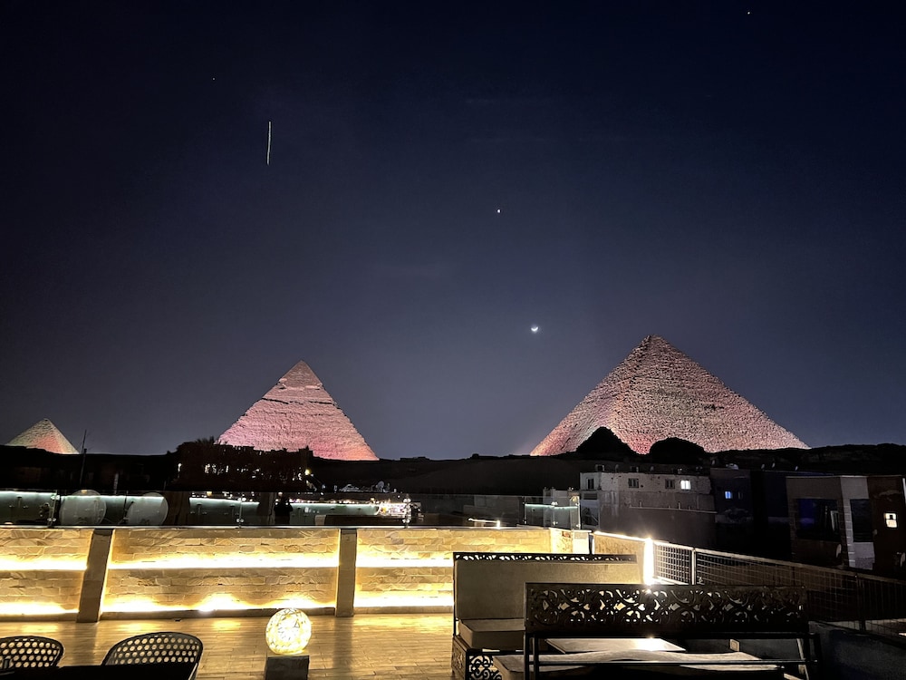 Pyramids Height Inn 5
