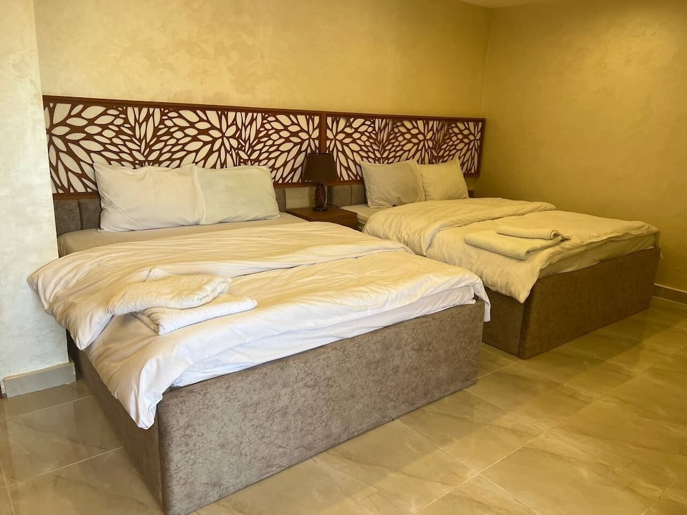 Pyramids Height Inn 15