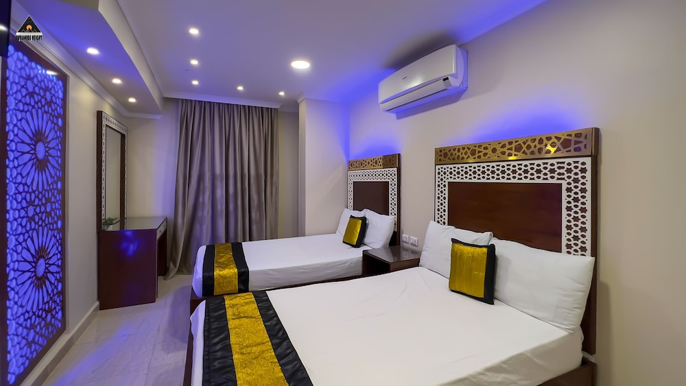 Pyramids Height Inn 13
