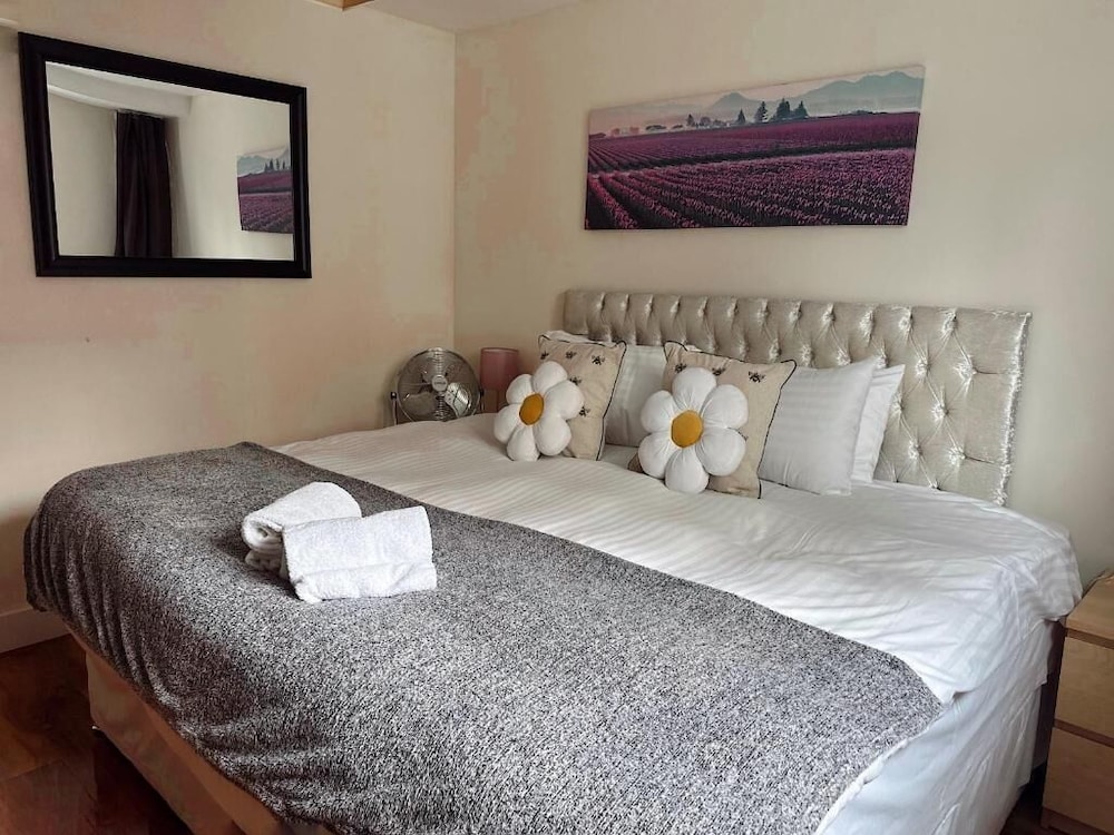 Canary Wharf - Luxury Apartments 23