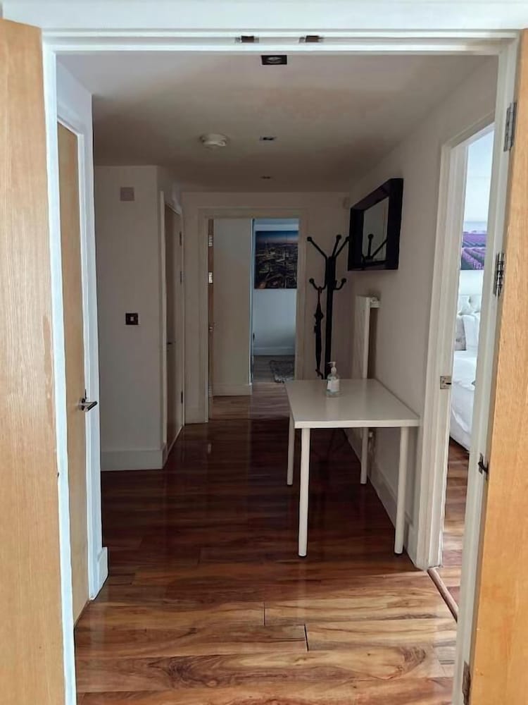 Canary Wharf - Luxury Apartments 18