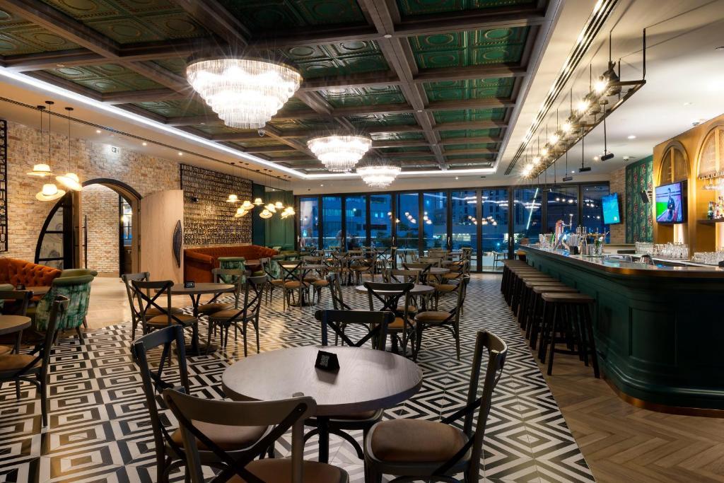 Premier Inn Dubai Barsha Heights 10