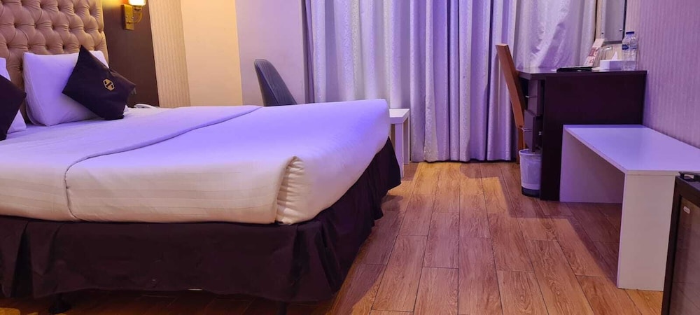 Raha Grand Hotel 6