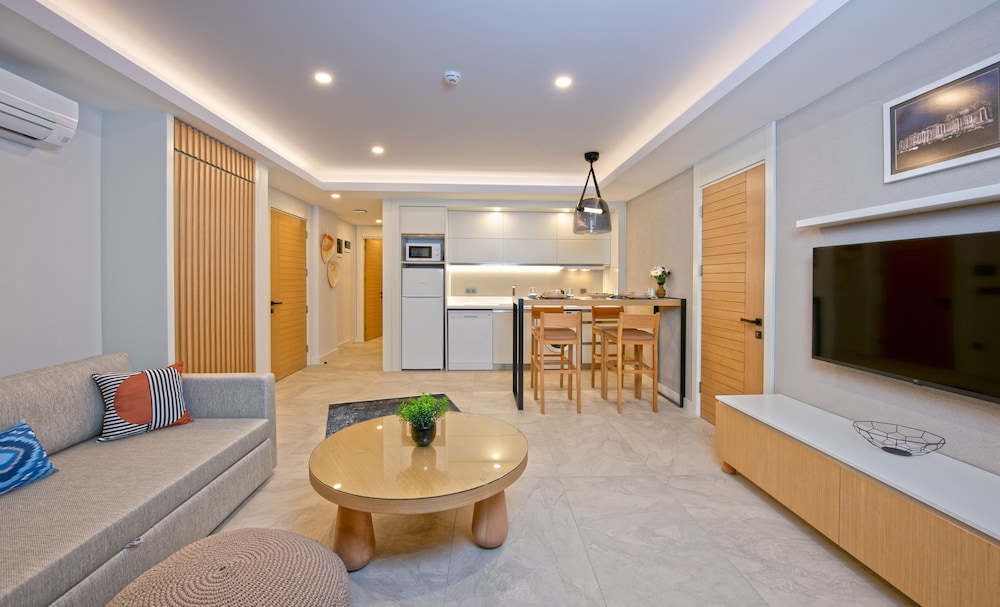 A Suite Side 14