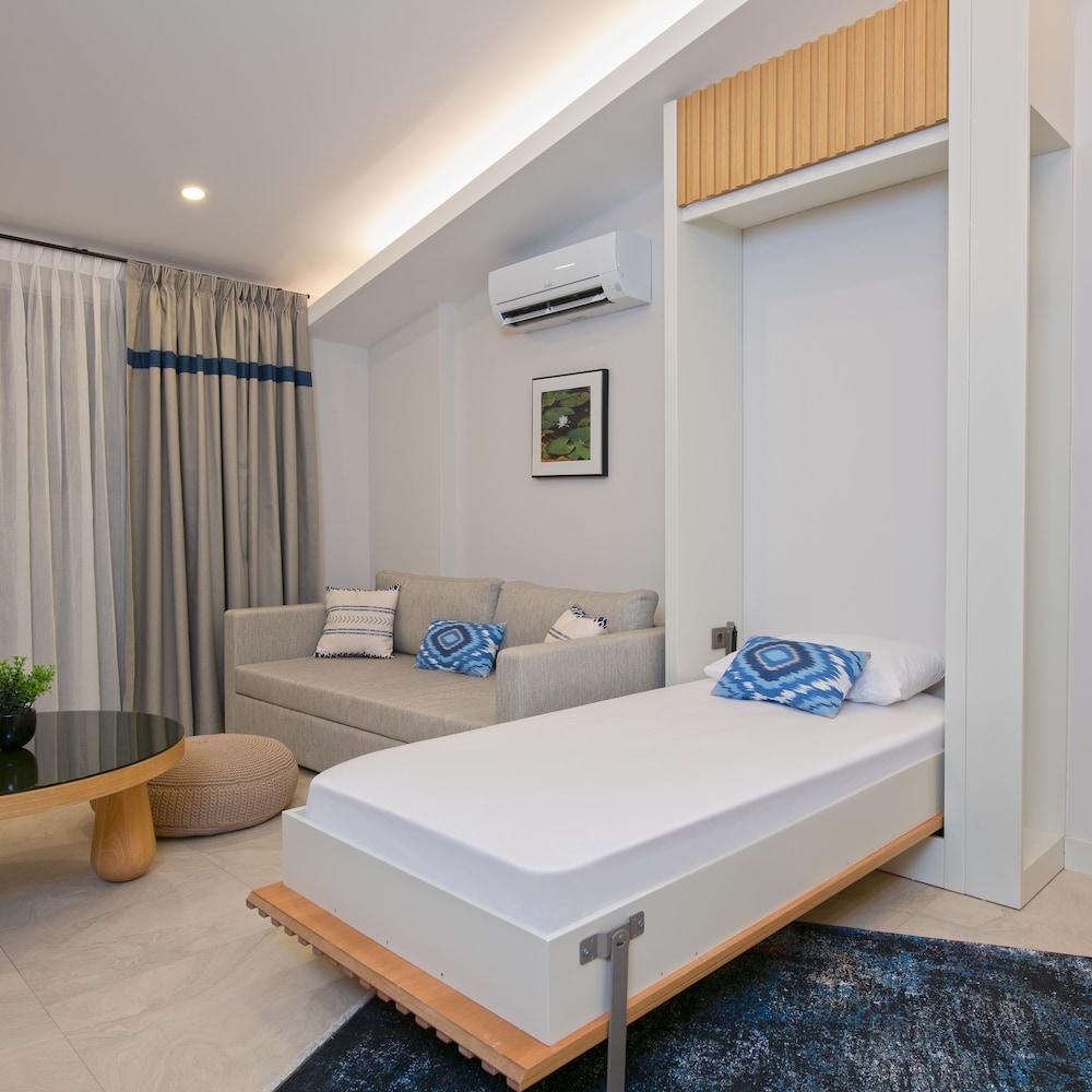 A Suite Side 8