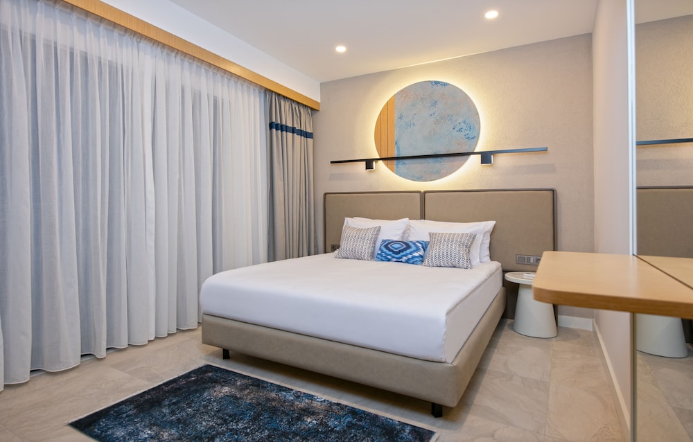 A Suite Side 7