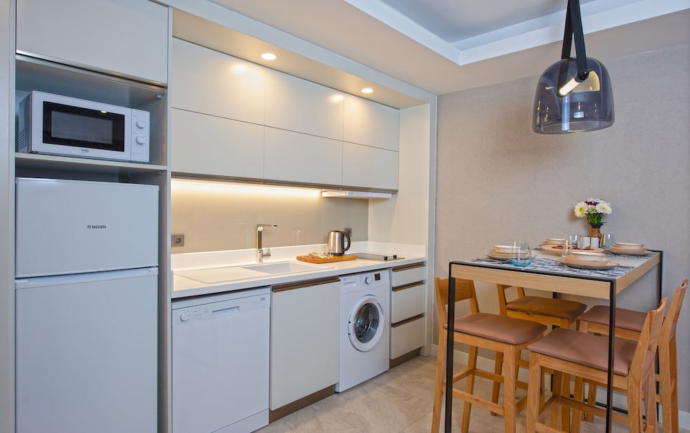 A Suite Side 9